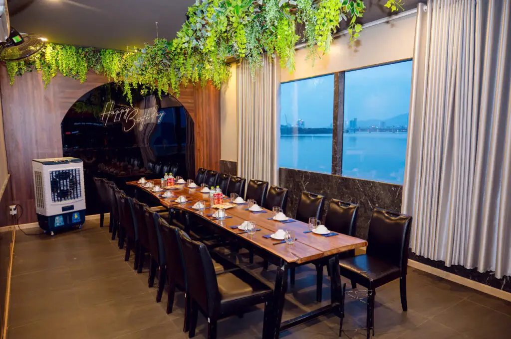 1005273157977865277 (1)