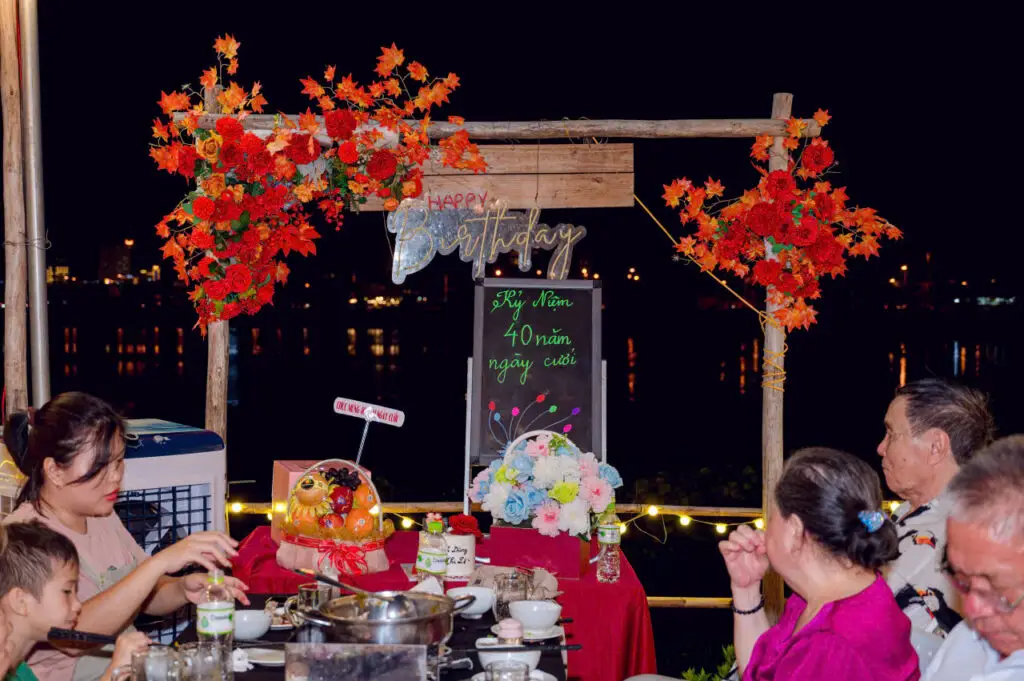 1796598734419042879 (1)