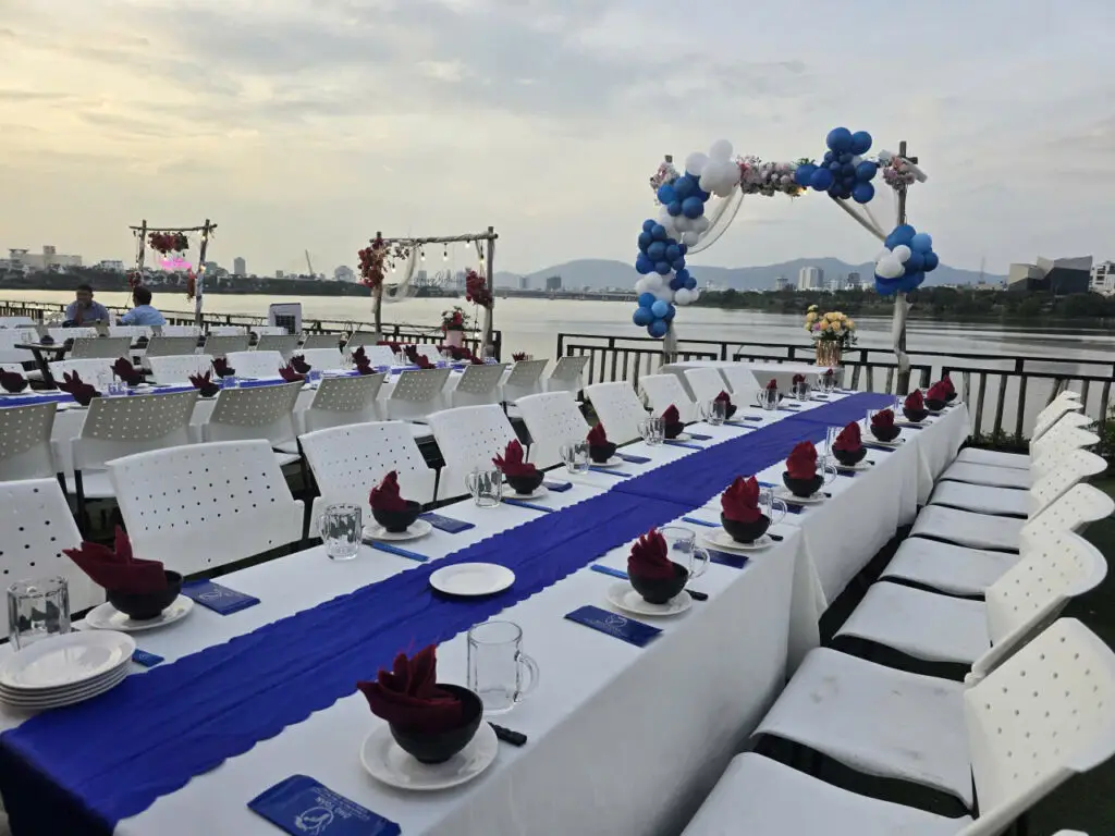 1816976396725971718 (2)