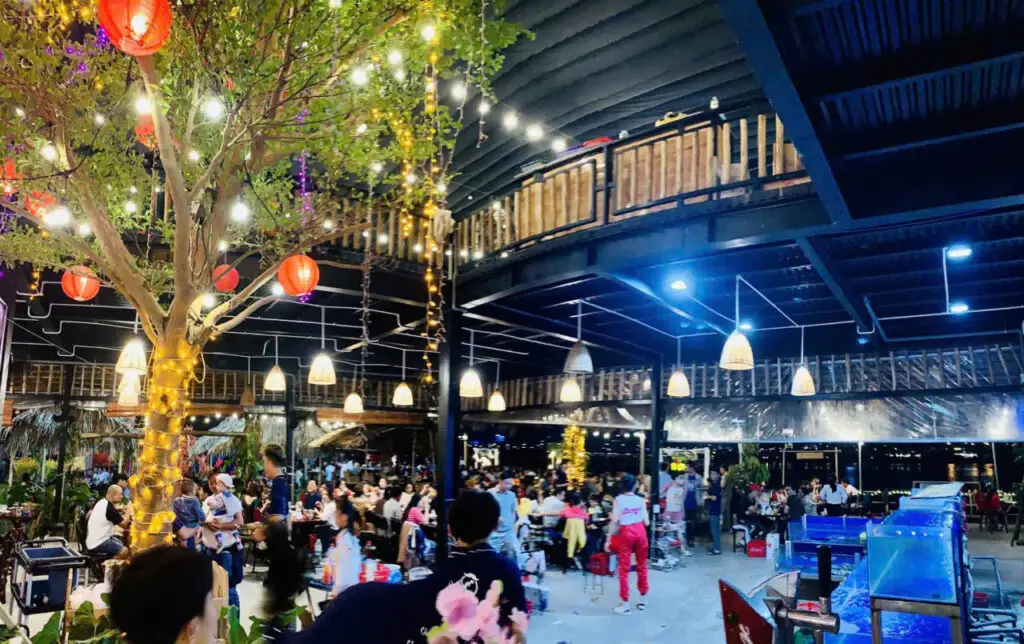 872523614761951828 (4)